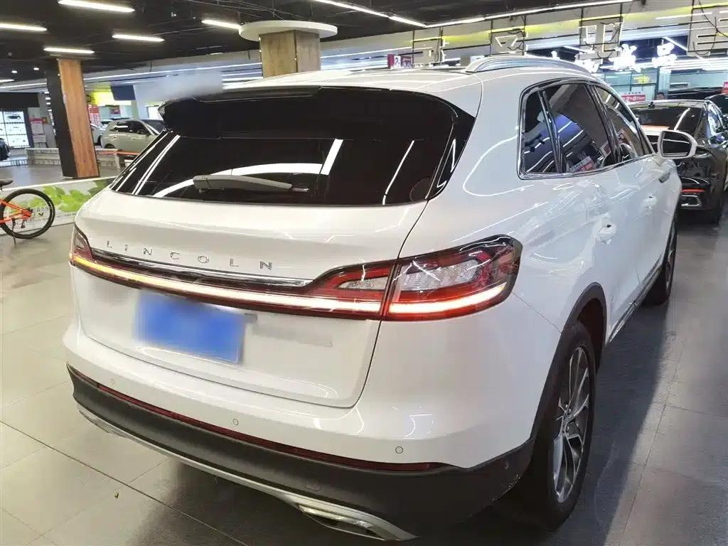 Navigator 2021 2.0T AWD Premium Edition — миниатюра 7