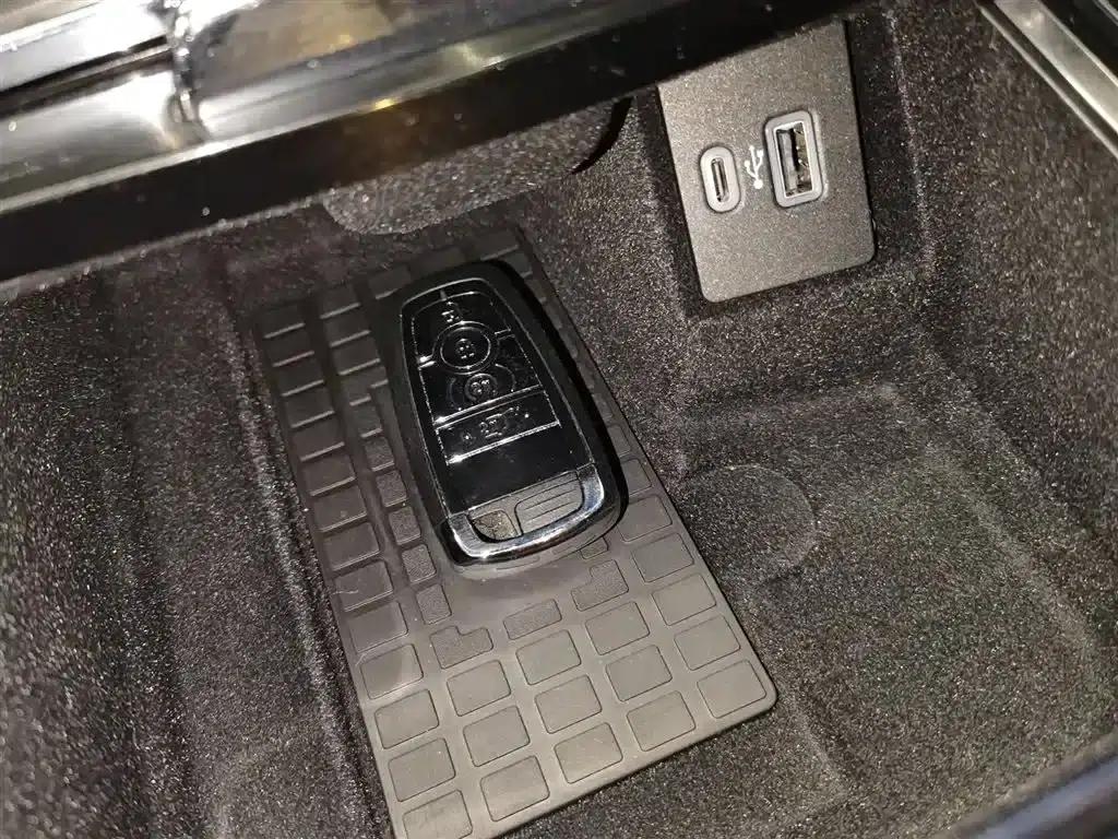 Navigator 2021 2.0T AWD Premium Edition — миниатюра 9