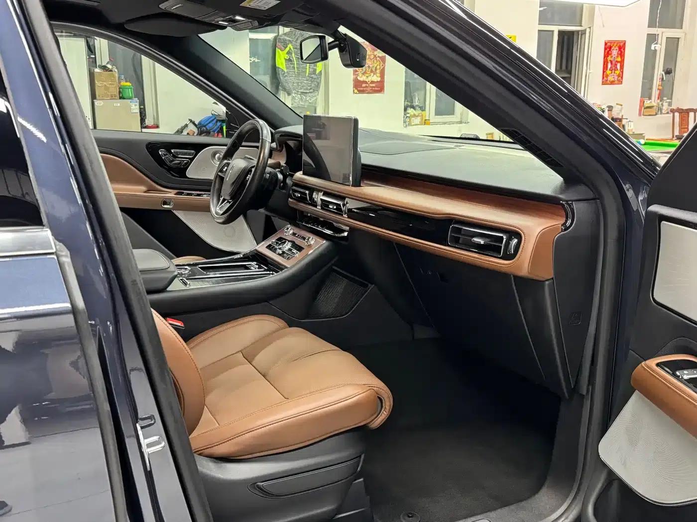 2021 Aviator 3.0T V6 AWD Executive Edition — миниатюра 12