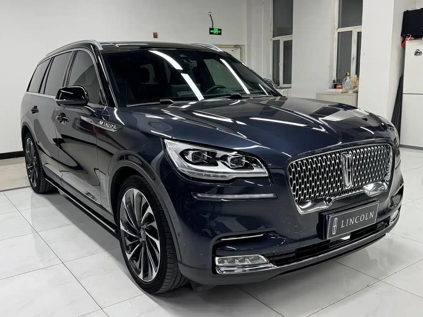 2021 Aviator 3.0T V6 AWD Executive Edition — миниатюра 3