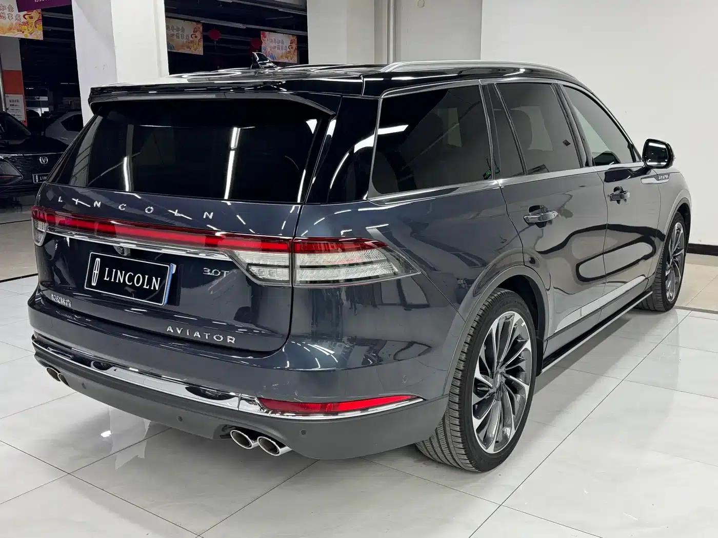 2021 Aviator 3.0T V6 AWD Executive Edition — миниатюра 4