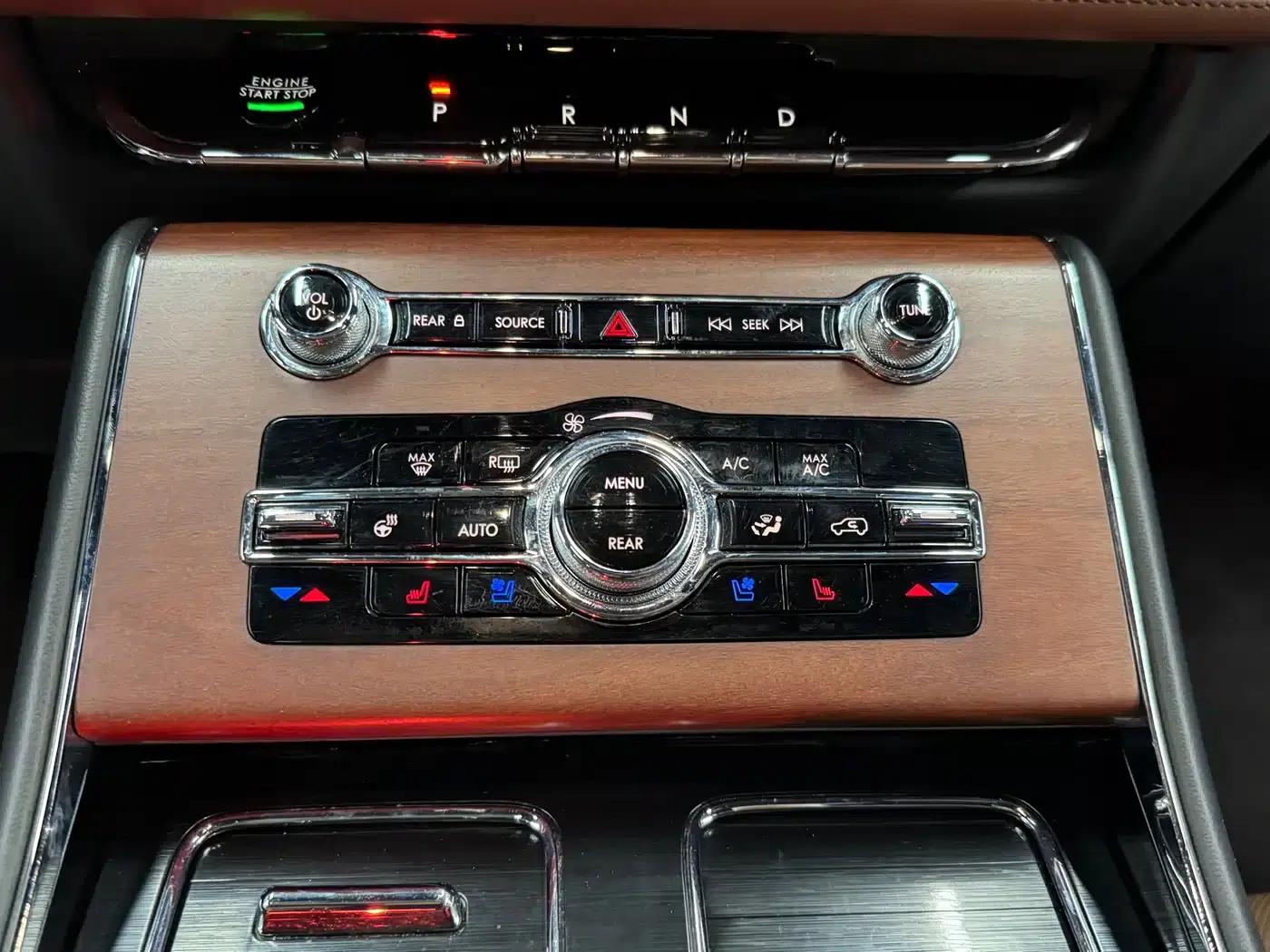 2021 Aviator 3.0T V6 AWD Executive Edition — миниатюра 9