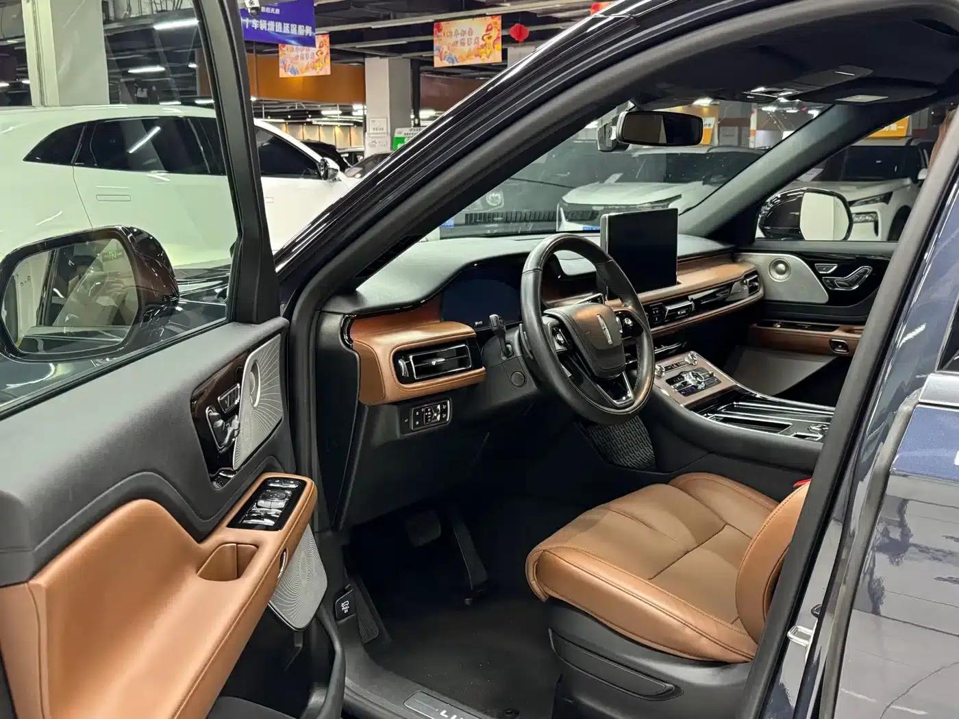 2021 Aviator 3.0T V6 AWD Executive Edition — миниатюра 10