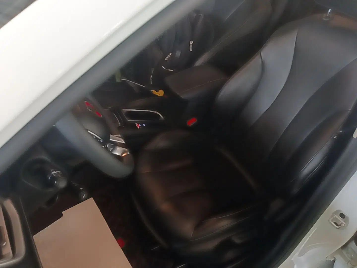 Roewe i5 2020 1.5L Automatic 4G Connect Luxury Flagship Edition — миниатюра 18