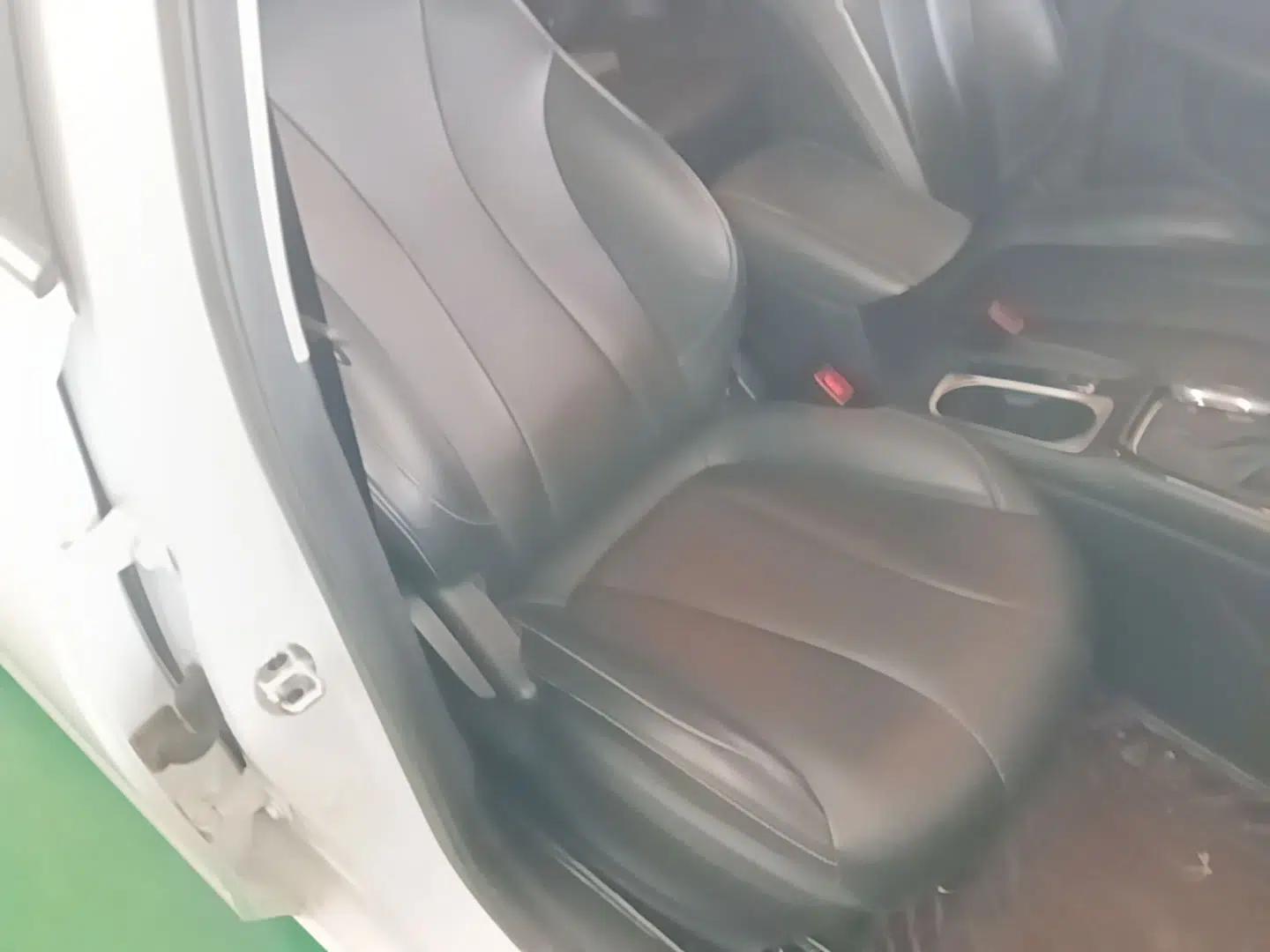 Roewe i5 2020 1.5L Automatic 4G Connect Luxury Flagship Edition — миниатюра 23