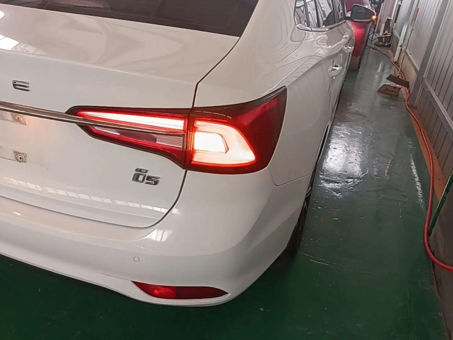 Roewe i5 2020 1.5L Automatic 4G Connect Luxury Flagship Edition — миниатюра 7