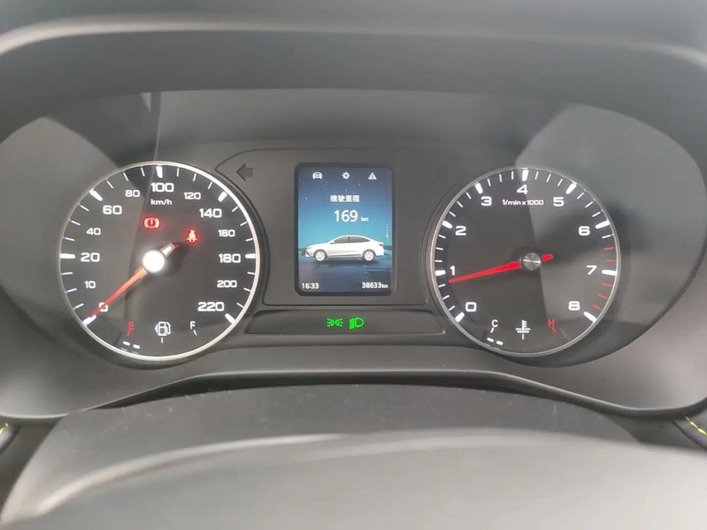 Roewe i5 2021 1.5L Manual Platinum Edition — миниатюра 15