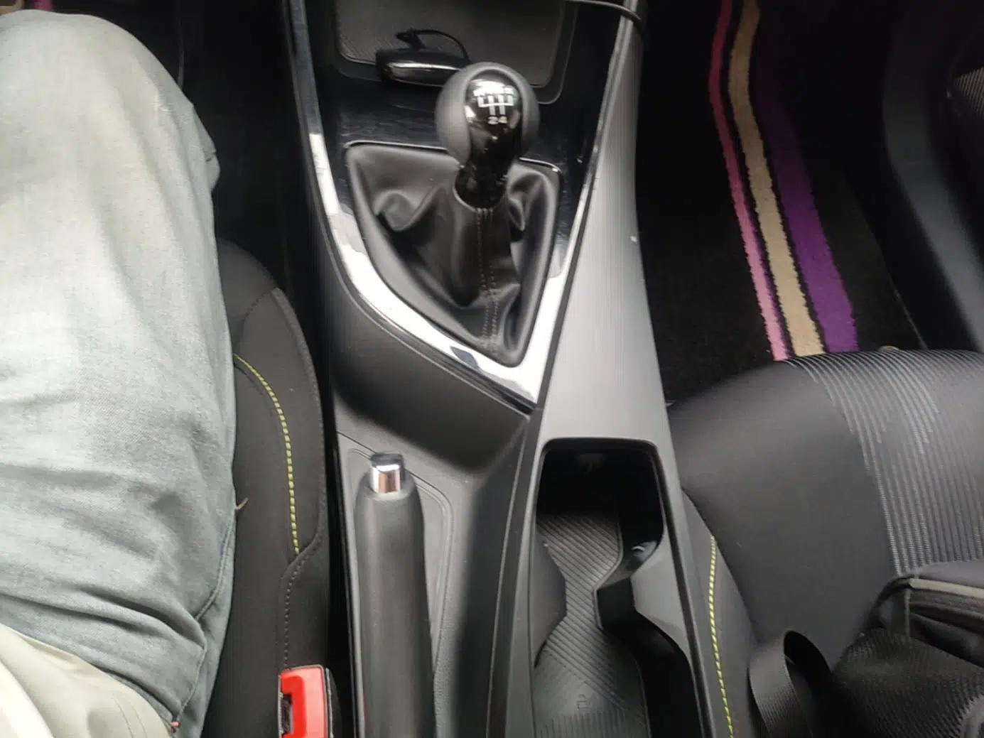 Roewe i5 2021 1.5L Manual Platinum Edition — миниатюра 17