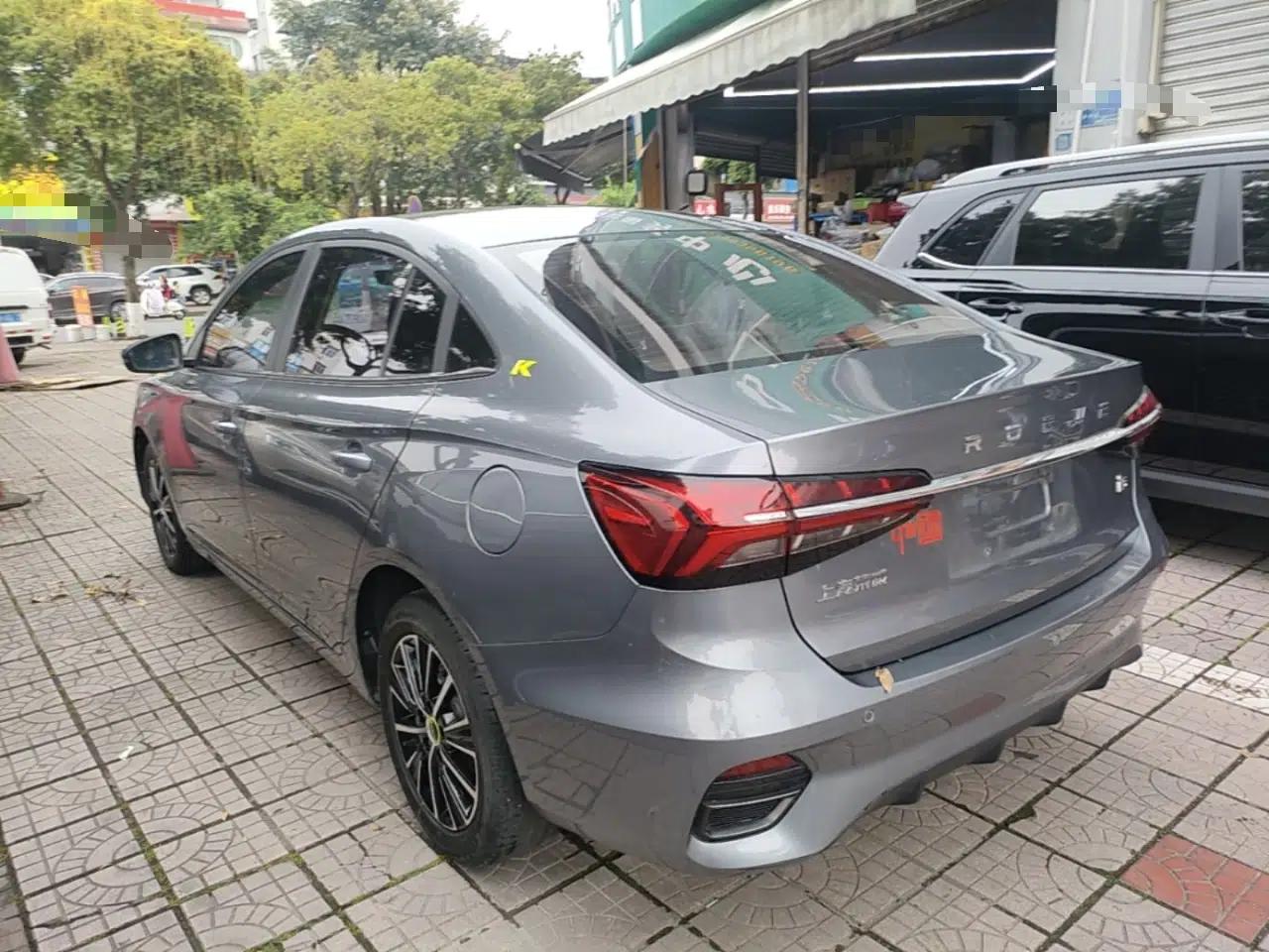Roewe i5 2021 1.5L Manual Platinum Edition — миниатюра 4