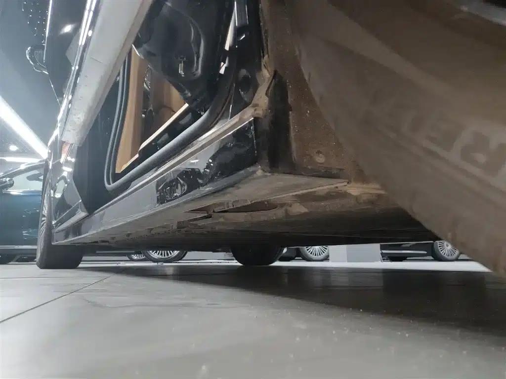 Voyah Dreamer 2025 PHEV AWD Flagship Kunpeng Edition — миниатюра 21