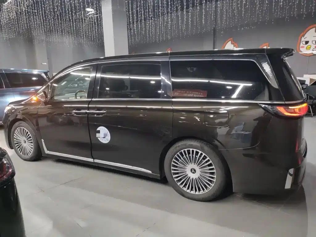 Voyah Dreamer 2025 PHEV AWD Flagship Kunpeng Edition — миниатюра 23