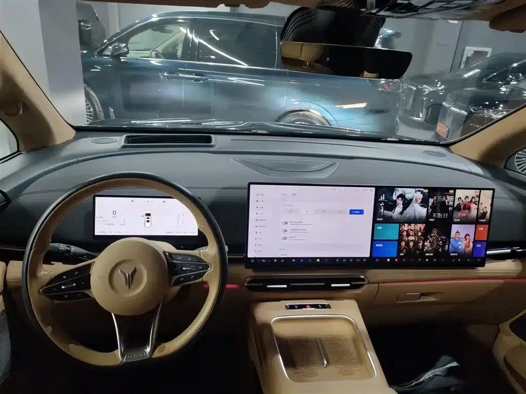 Voyah Dreamer 2025 PHEV AWD Flagship Kunpeng Edition — миниатюра 6
