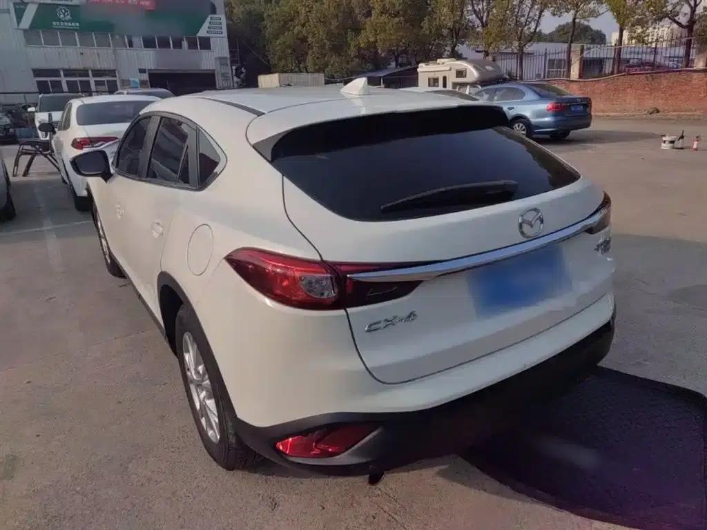 Mazda CX-4 2016 2.0L Automatic 2WD Blue Sky Vitality Edition — миниатюра 5
