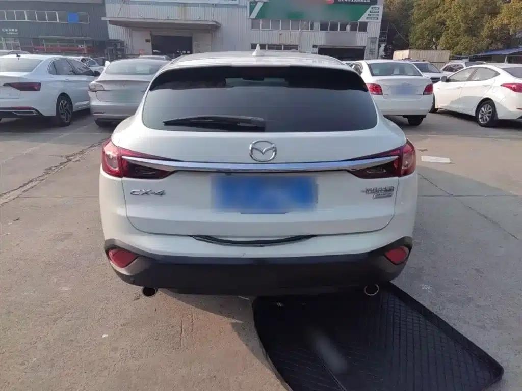 Mazda CX-4 2016 2.0L Automatic 2WD Blue Sky Vitality Edition — миниатюра 6