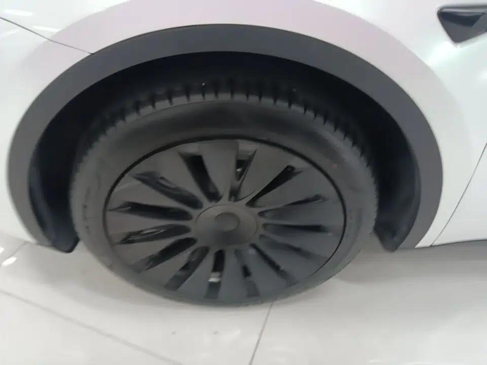 Tesla Model Y 2022 Revised Version Rear-Wheel Drive — миниатюра 8