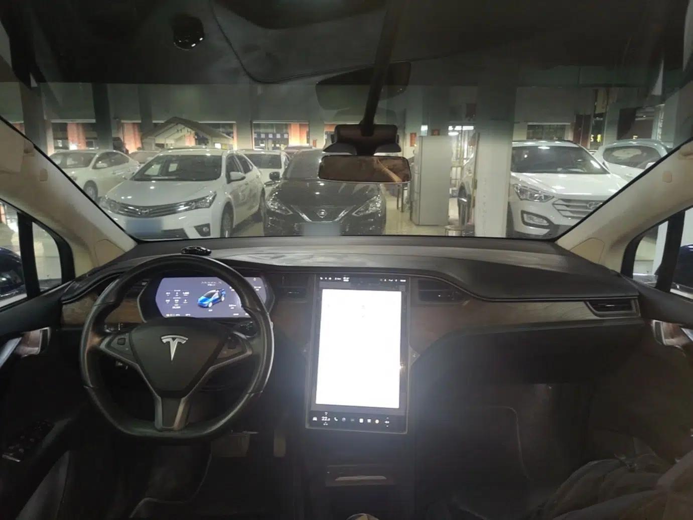 Tesla Model X 2016 X 75D — миниатюра 12