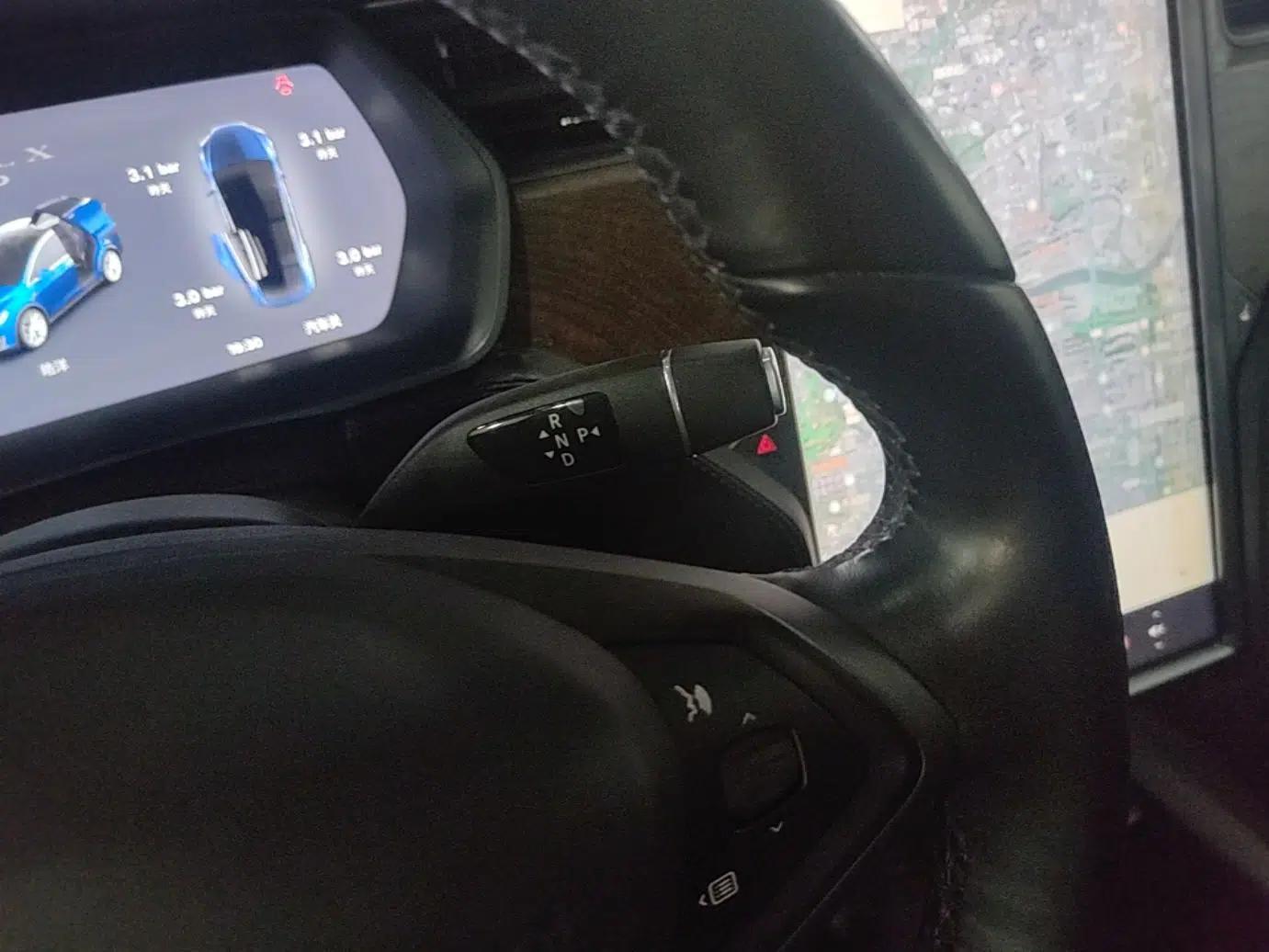 Tesla Model X 2016 X 75D — миниатюра 16