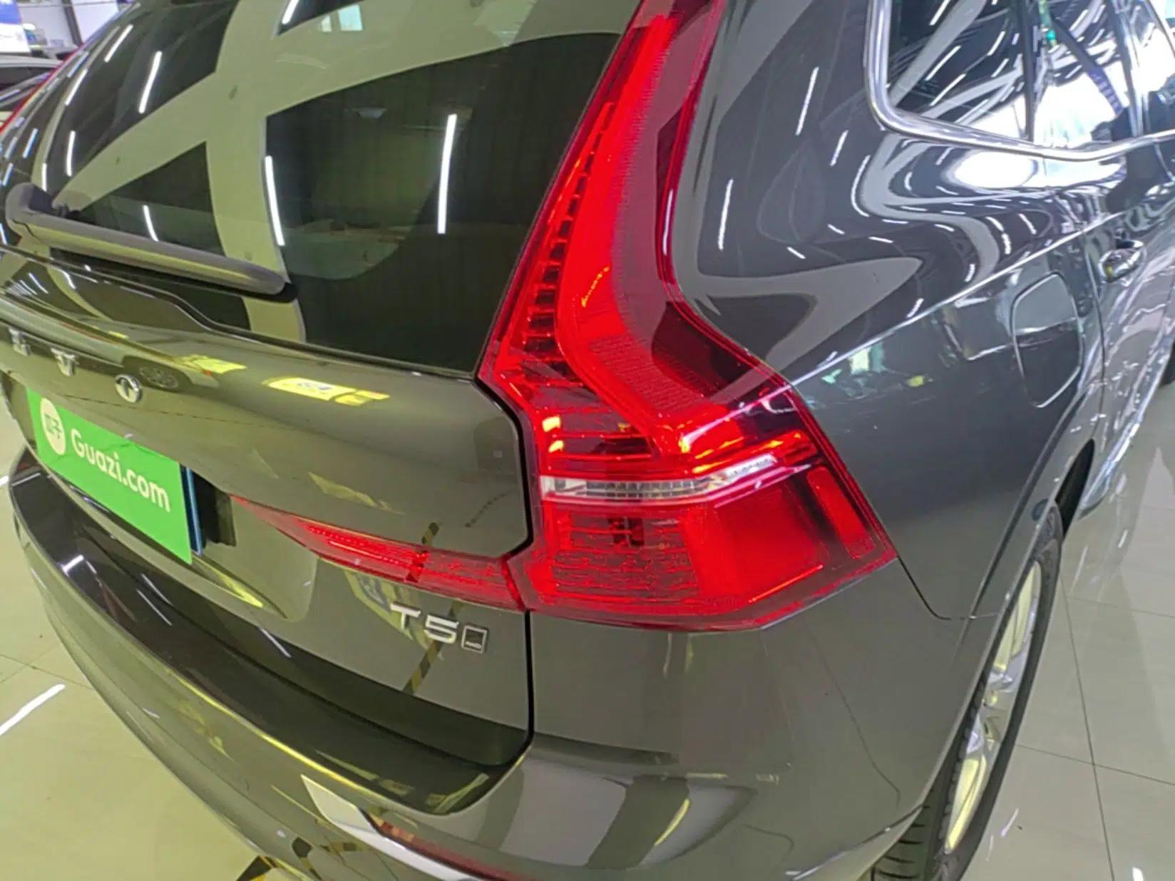 Volvo XC60 2021 T5 4x4 Smart Luxury Edition — миниатюра 7