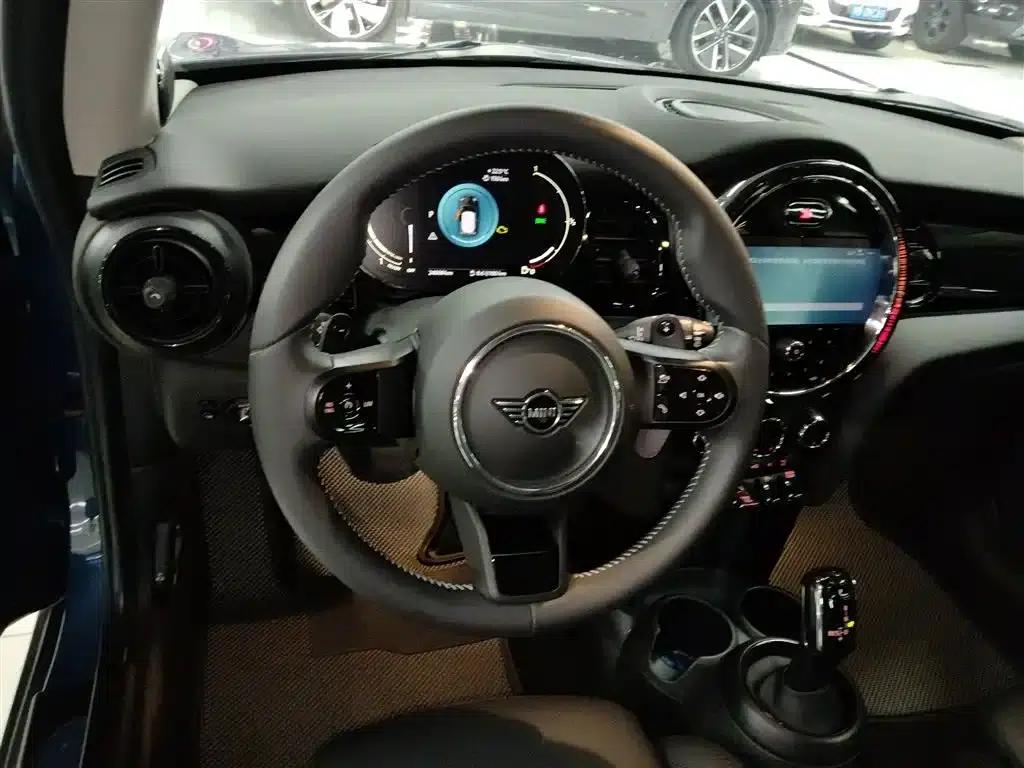 MINI 2022 2.0T COOPER S Artist — миниатюра 7