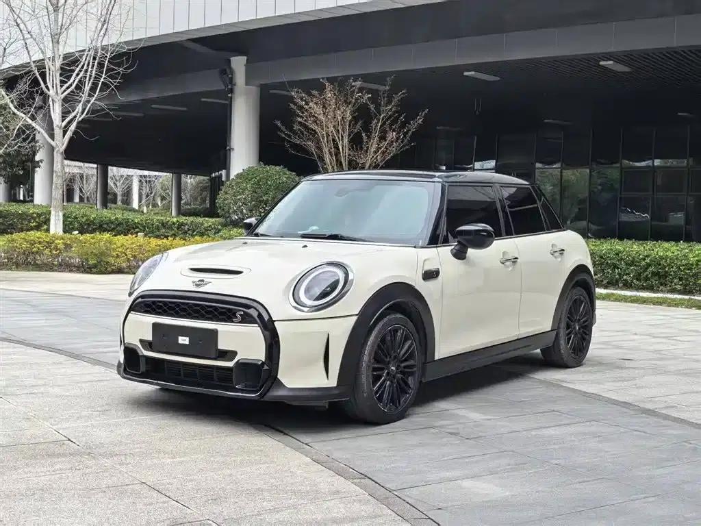 2022 MINI 2.0T COOPER S Classic 5-Door Version — миниатюра 1