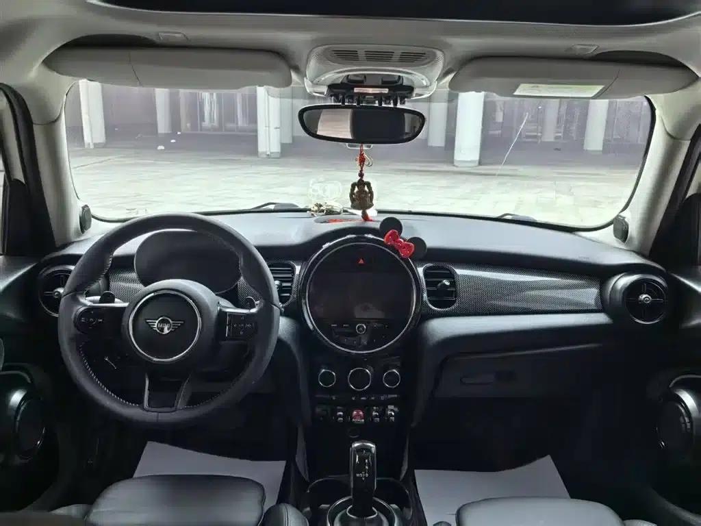2022 MINI 2.0T COOPER S Classic 5-Door Version — миниатюра 12