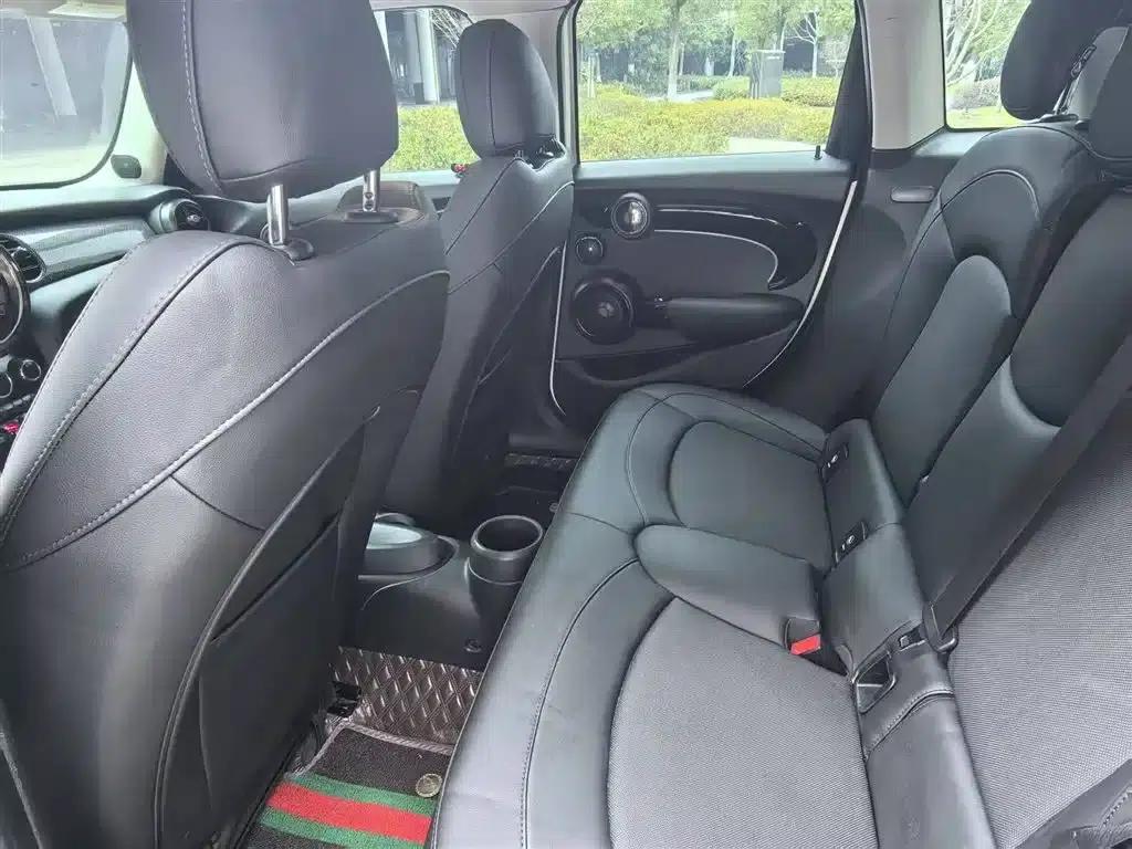 2022 MINI 2.0T COOPER S Classic 5-Door Version — миниатюра 16