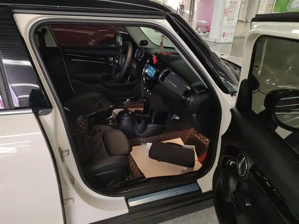 2022 MINI 2.0T COOPER S Classic 5-Door Version — миниатюра 18