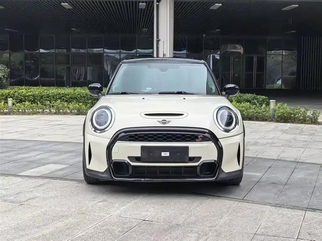 2022 MINI 2.0T COOPER S Classic 5-Door Version — миниатюра 22