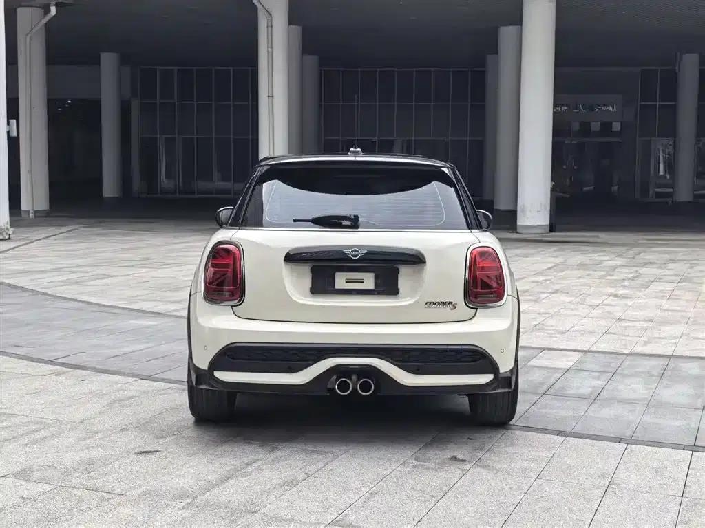 2022 MINI 2.0T COOPER S Classic 5-Door Version — миниатюра 24
