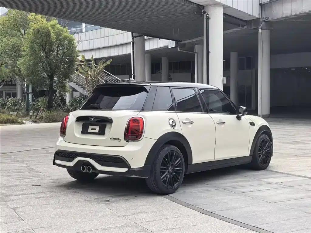 2022 MINI 2.0T COOPER S Classic 5-Door Version — миниатюра 25