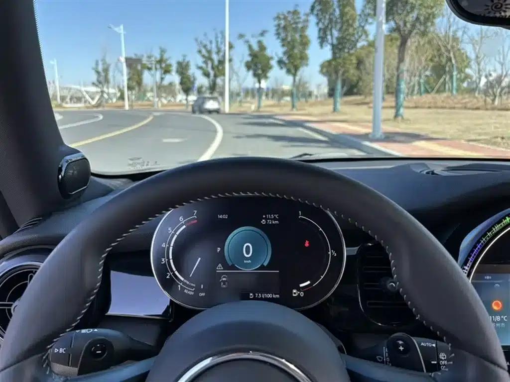 MINI 2023 Facelift 2.0T COOPER S Artist — миниатюра 4