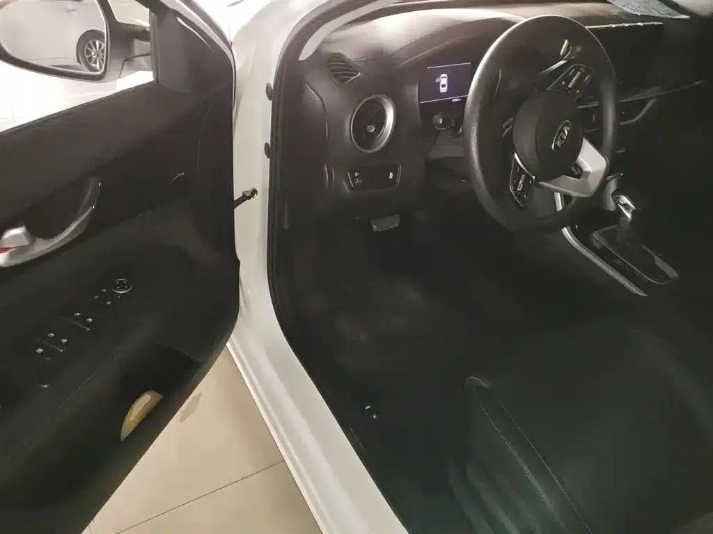 Kia K3 2020 1.5L CVT Fashion Edition — миниатюра 12