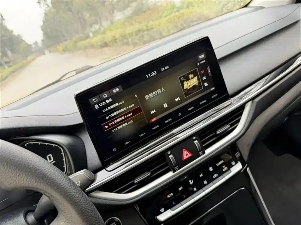 Kia K3 2021 Facelift 1.5L CVT Fashion Edition — миниатюра 13