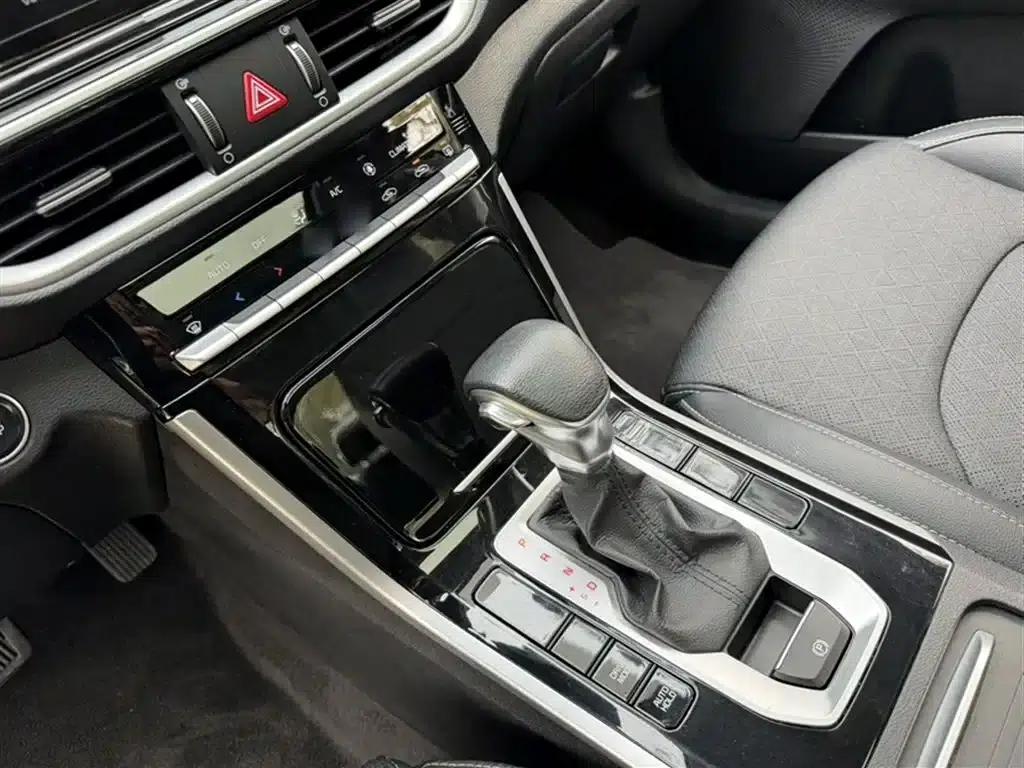 Kia K3 2021 Facelift 1.5L CVT Fashion Edition — миниатюра 14