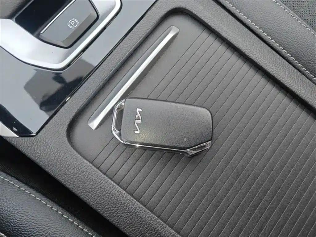 Kia K3 2021 Facelift 1.5L CVT Fashion Edition — миниатюра 19