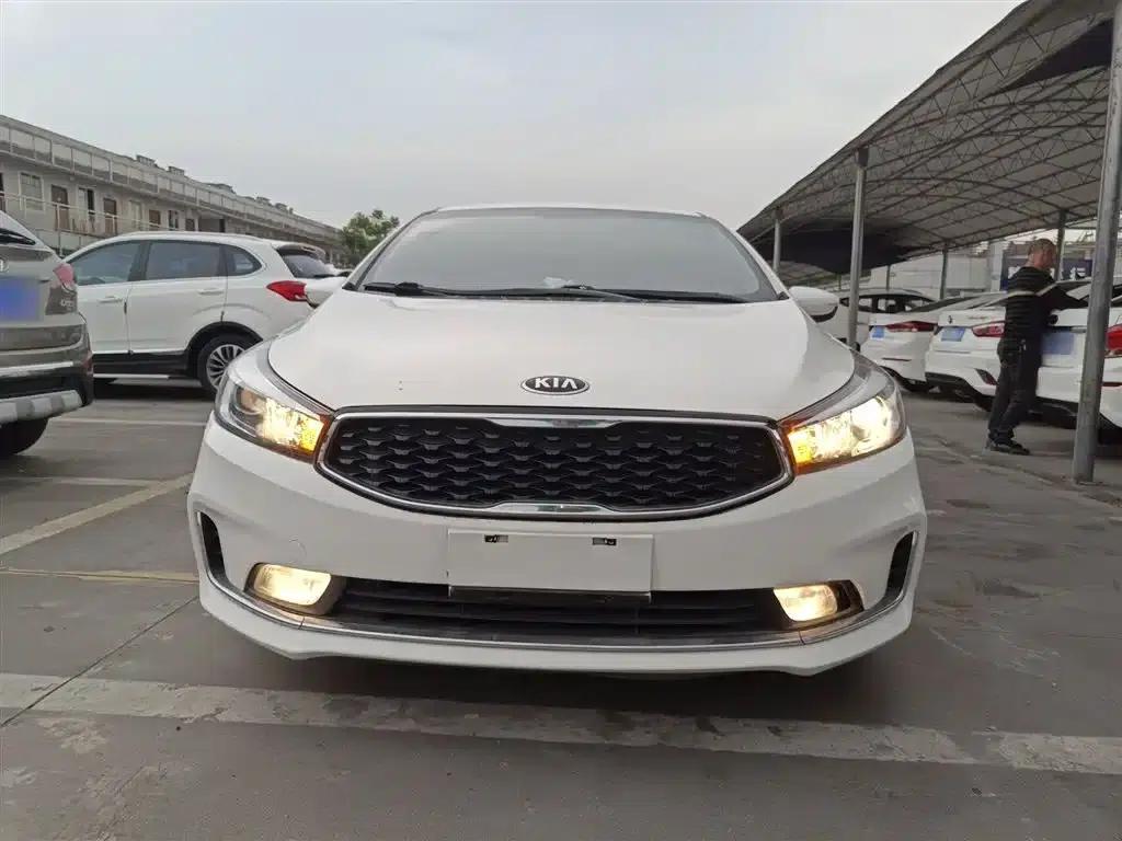 Kia K3 2017 1.6L Automatic 15th Anniversary Special Edition GLS — миниатюра 3