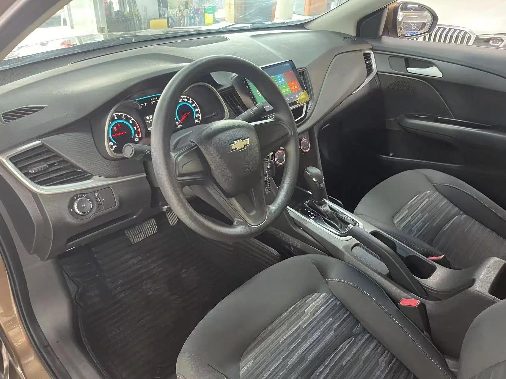 Chevrolet Cavalier 2016 1.5L Automatic Enjoyment Edition — миниатюра 13