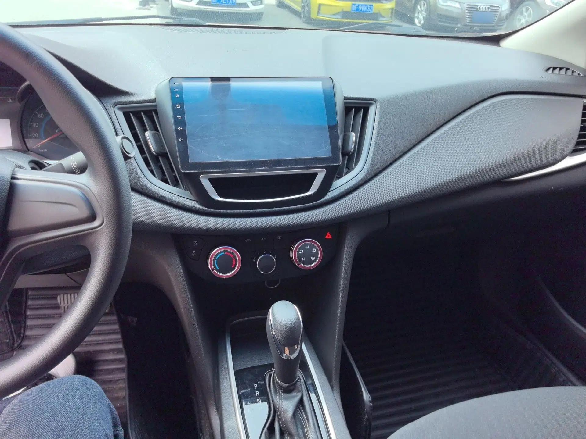 Chevrolet Cavalier 2016 1.5L Automatic Enjoyment Edition — миниатюра 9