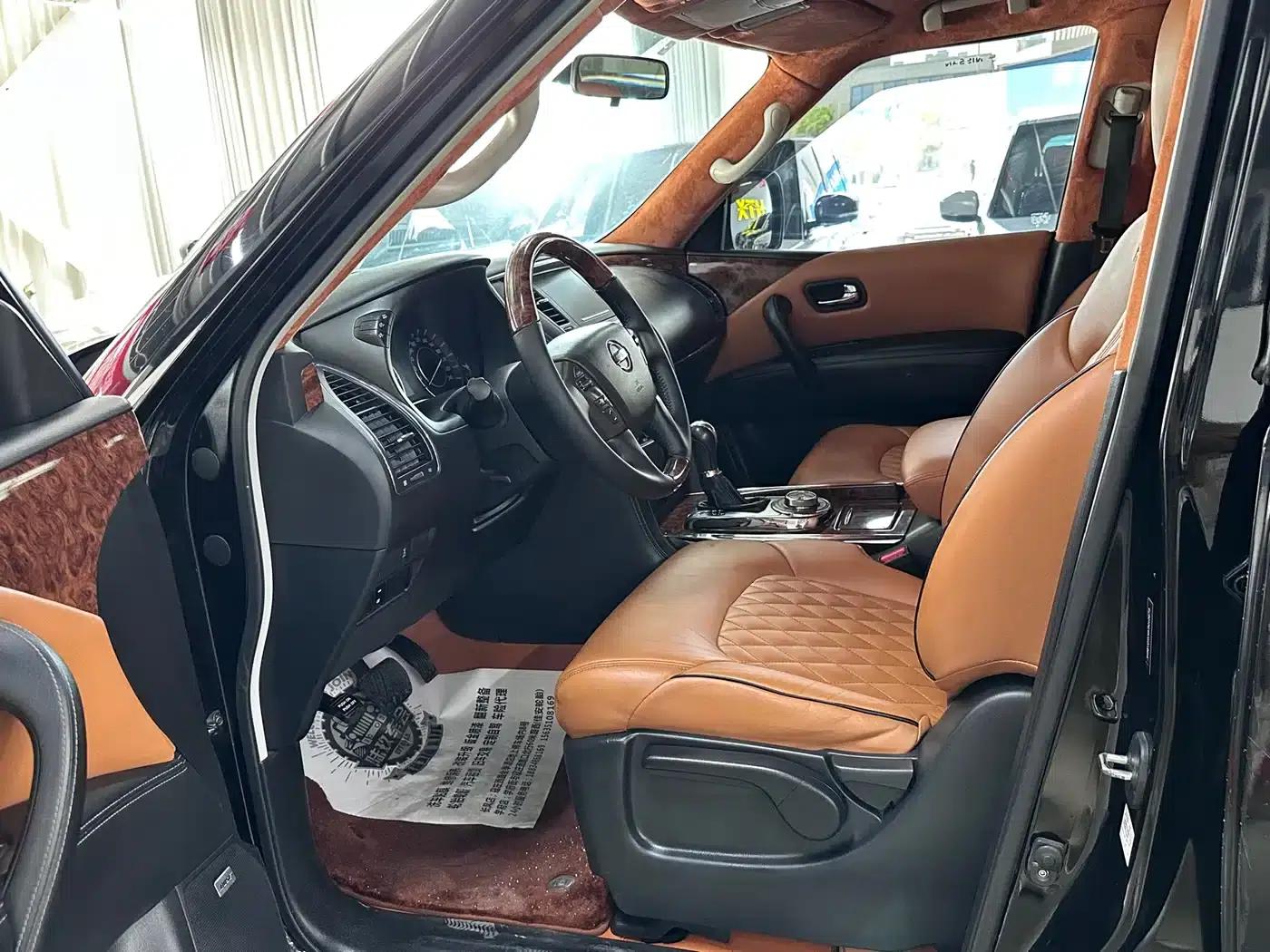 Nissan Patrol 2018 4.0L Leader Edition — миниатюра 3