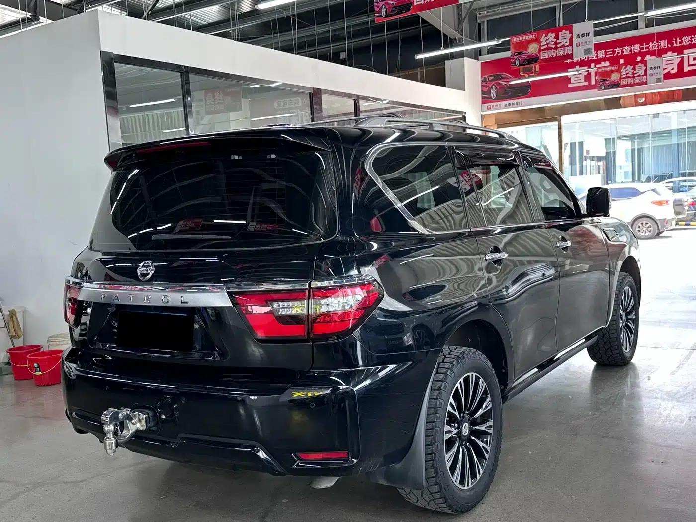 Nissan Patrol 2018 4.0L Leader Edition — миниатюра 9