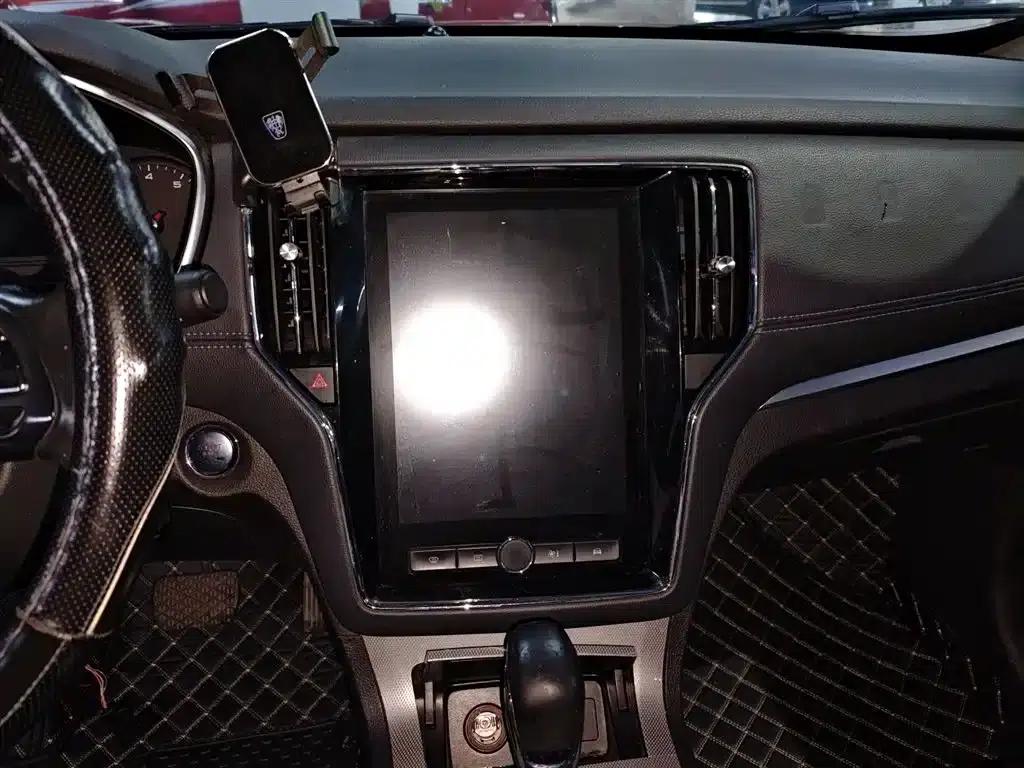 Roewe RX5 2020 20T Automatic 4G Connected Million Edition — миниатюра 9