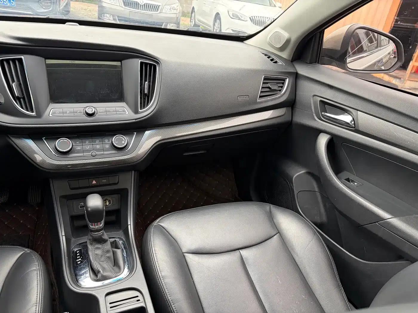 Roewe 360 2015 1.5L Automatic Deluxe Edition — миниатюра 11