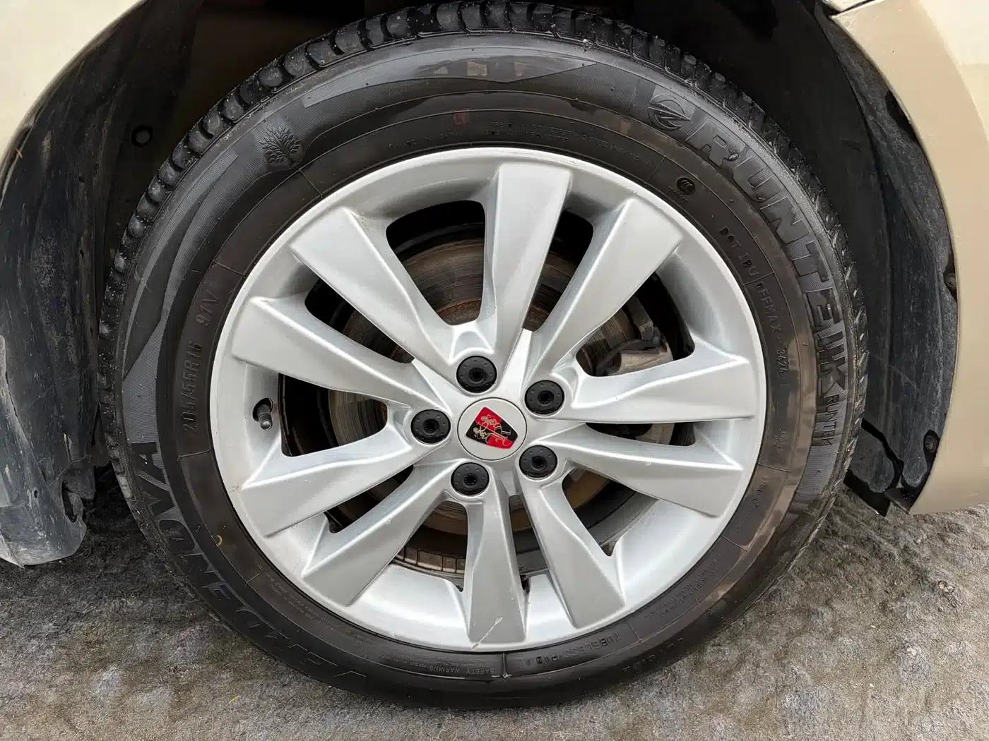 Roewe 360 2015 1.5L Automatic Deluxe Edition — миниатюра 14