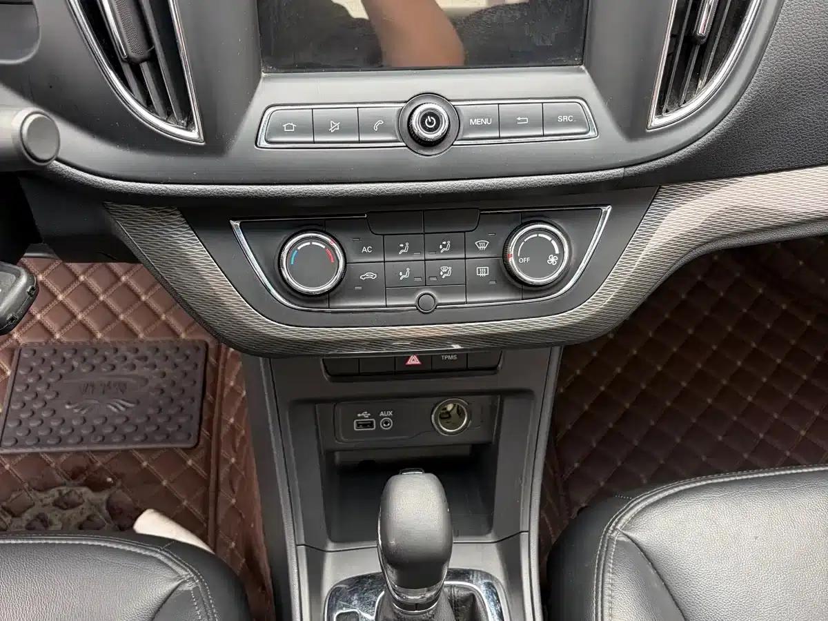 Roewe 360 2015 1.5L Automatic Deluxe Edition — миниатюра 15