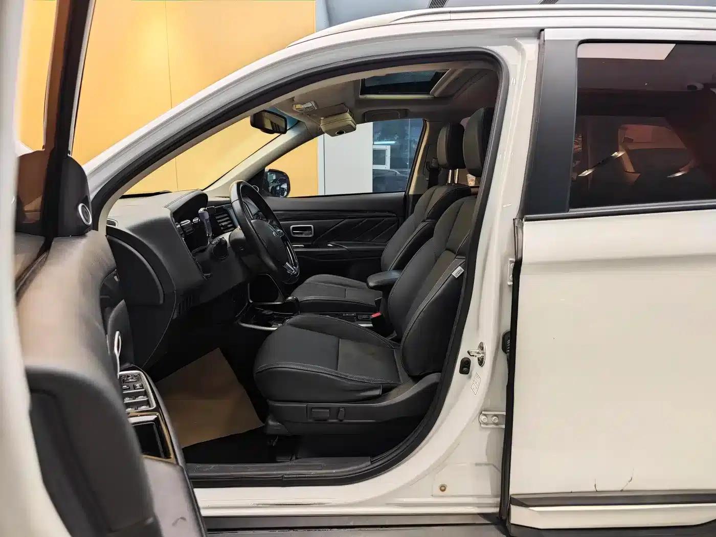 Outlander 2019 2.0L 2WD Enjoy Edition 5-seater National VI Emission Standard — миниатюра 14