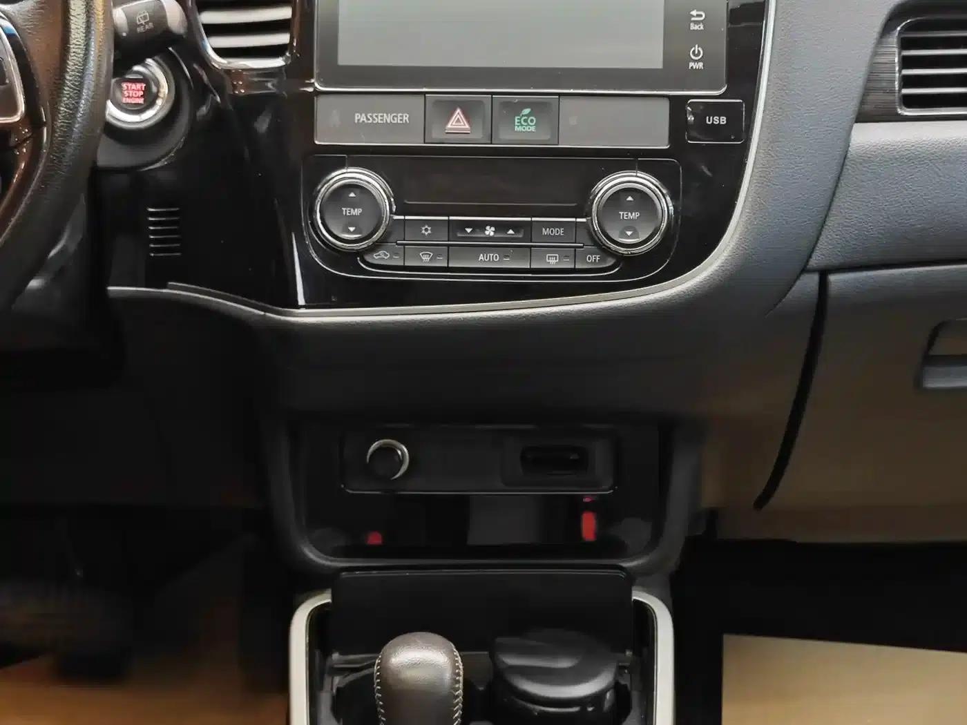 Outlander 2019 2.0L 2WD Enjoy Edition 5-seater National VI Emission Standard — миниатюра 19