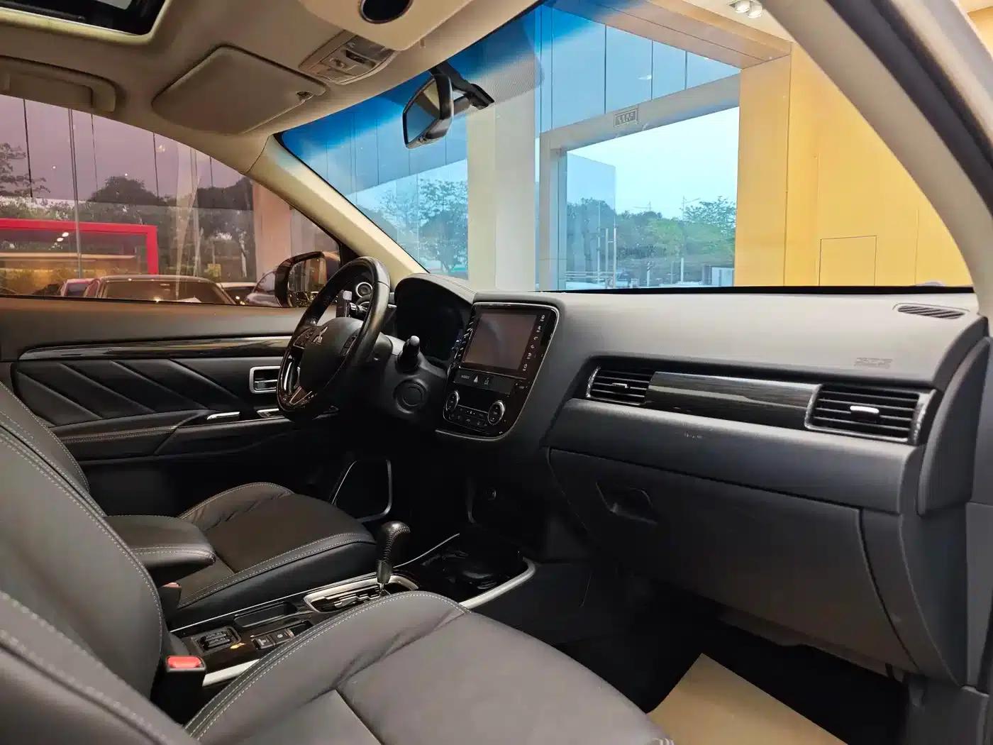 Outlander 2019 2.0L 2WD Enjoy Edition 5-seater National VI Emission Standard — миниатюра 32