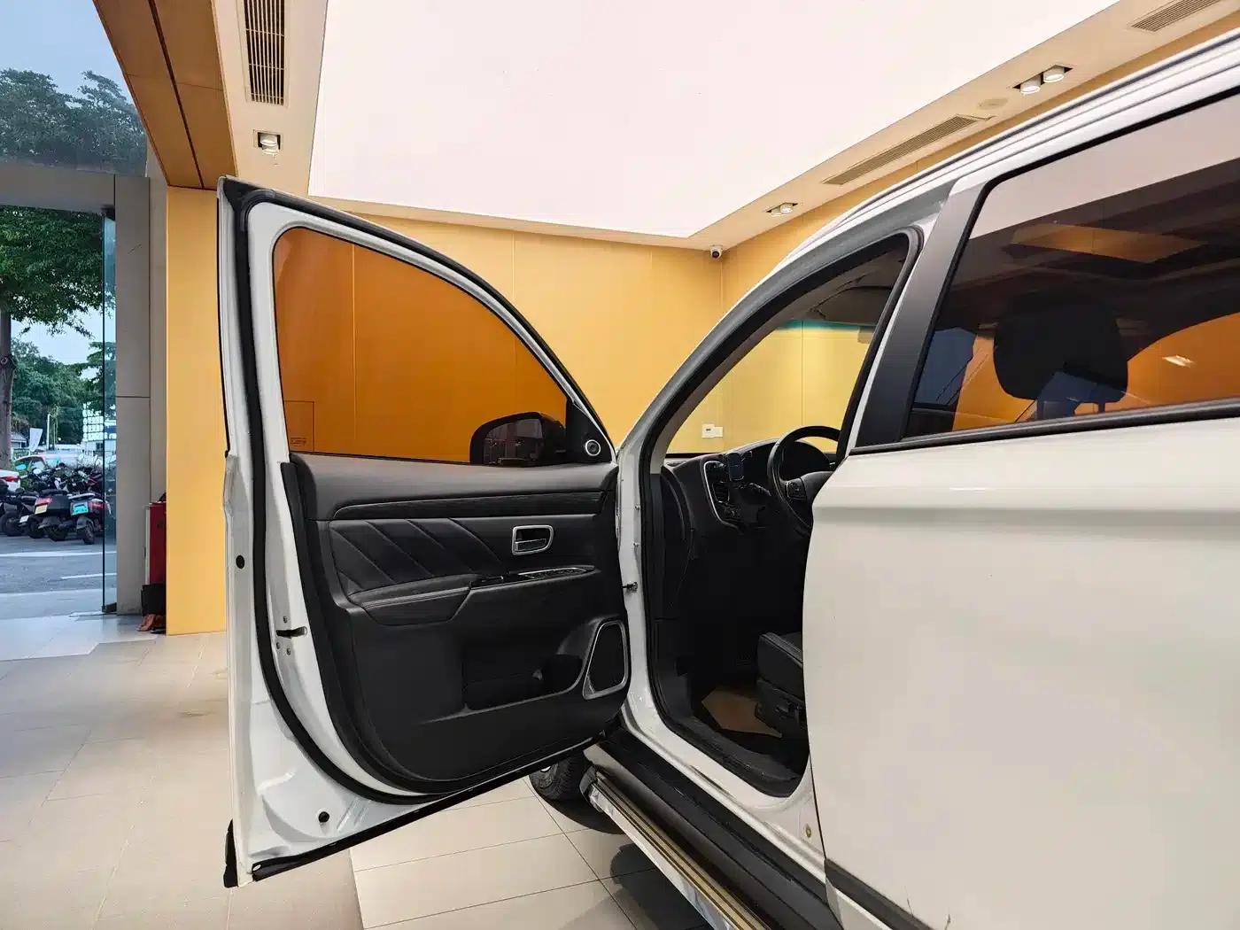 Outlander 2019 2.0L 2WD Enjoy Edition 5-seater National VI Emission Standard — миниатюра 8