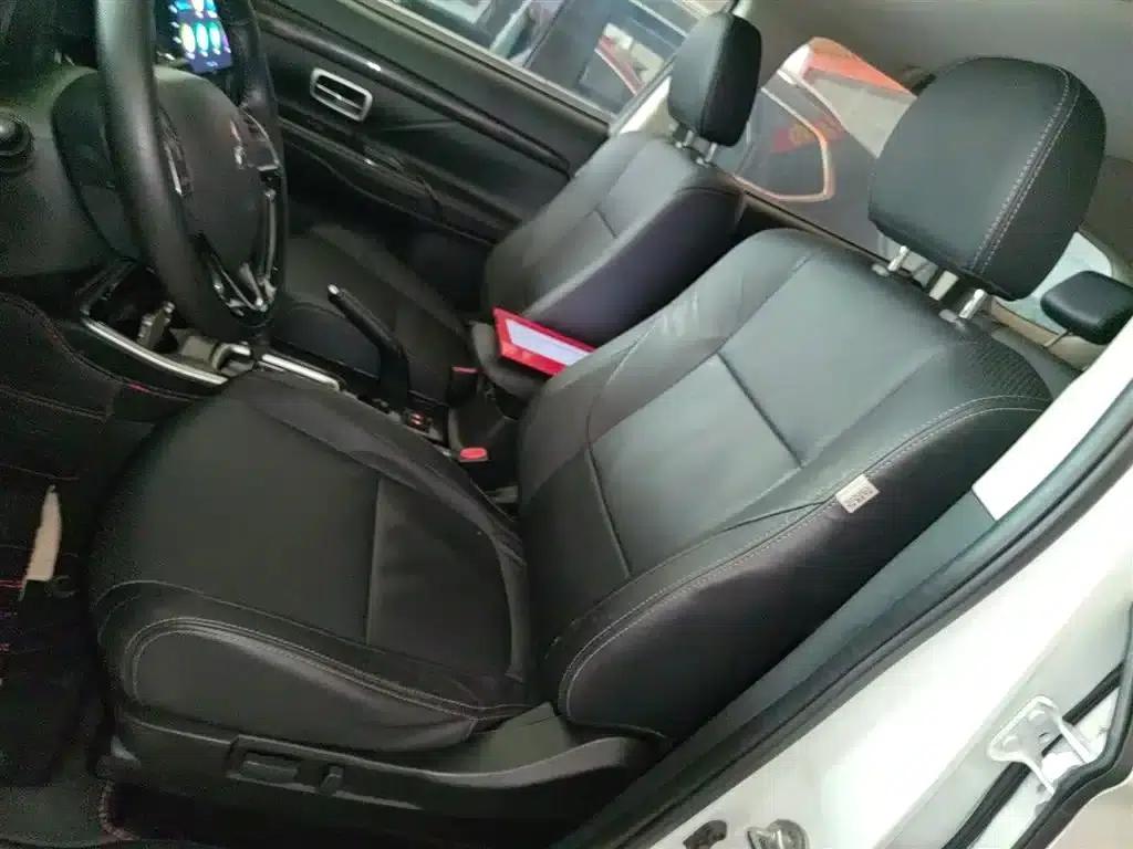Outlander 2018 2.0L 2WD Glory Edition 5-seater — миниатюра 15