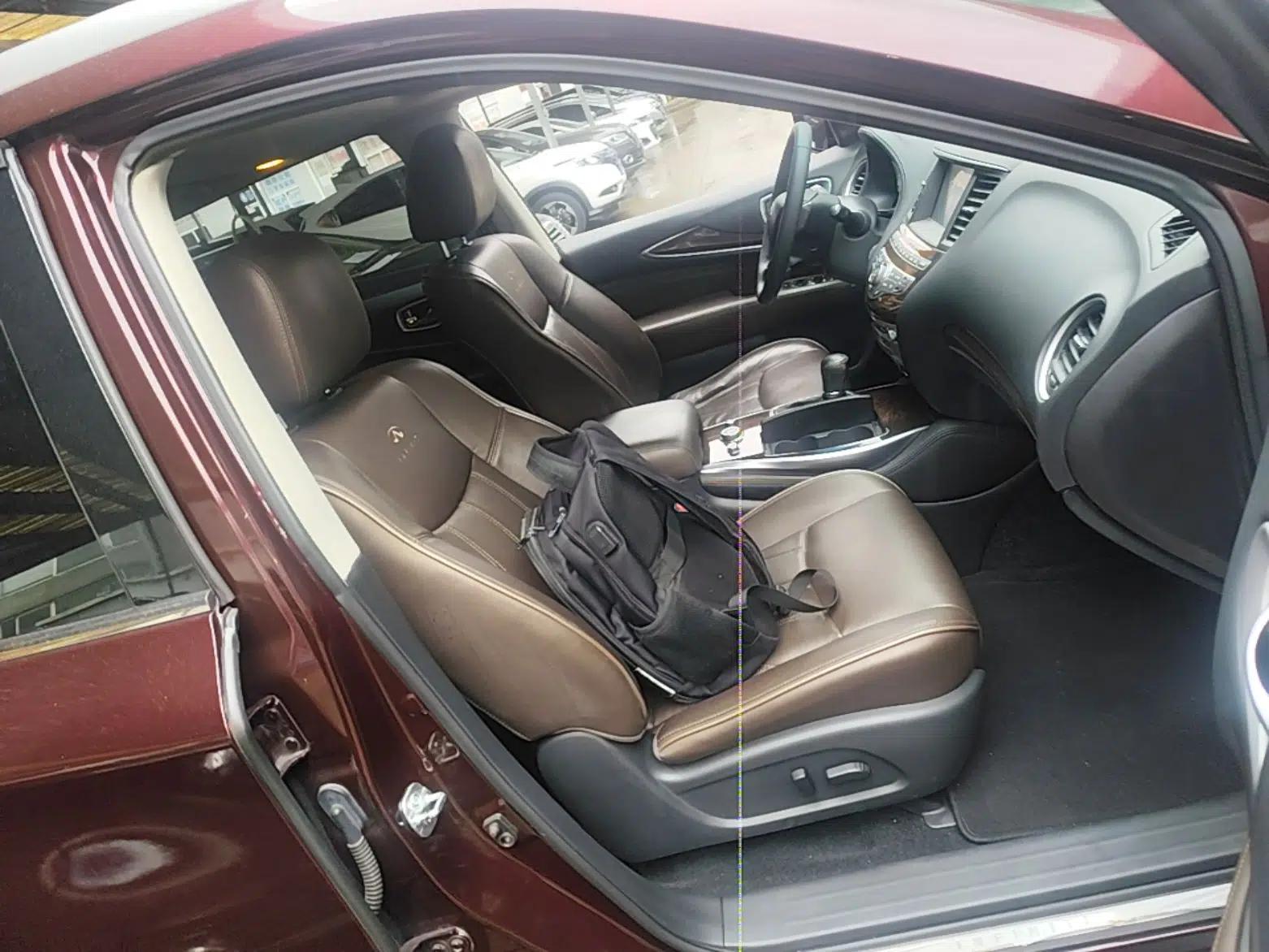 Infiniti QX60 2014 2.5 S/C Hybrid Two-Wheel Drive Excellence Edition — миниатюра 23